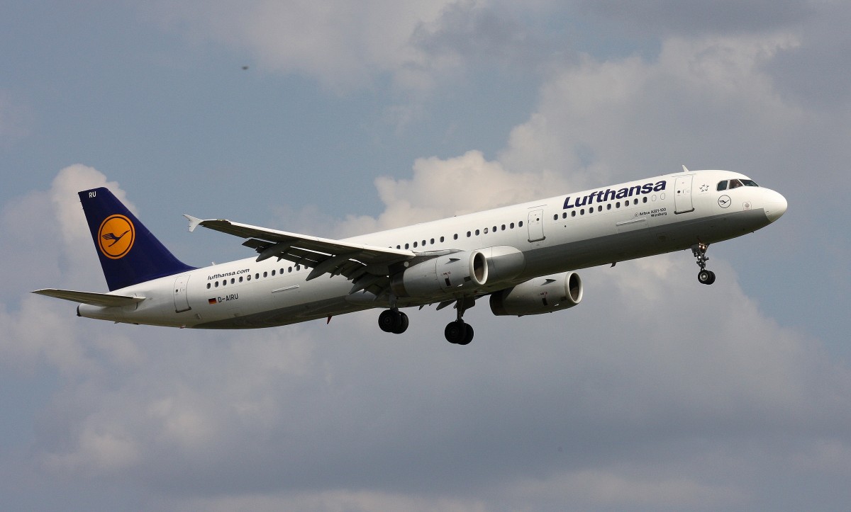 Lufthansa,D-AIRU,(c/n 692),Airbus A321-131,31.07.2014,HAM-EDDH,Hamburg,Germany