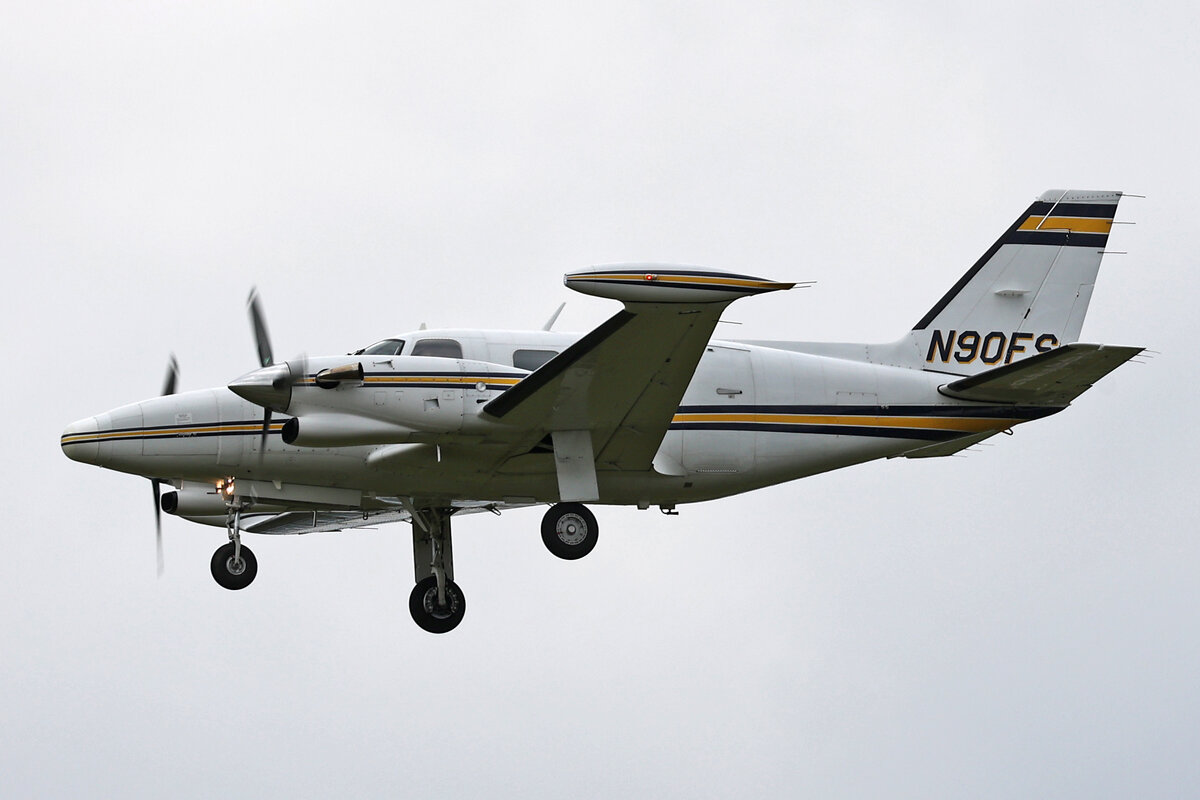 MoNo Aviation GmbH, N90FS, Piper PA-31T Cheyenne II, msn: 31T-8020011, 07.Juni 2024, ZRH Zürich, Switzerland.