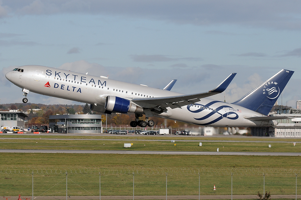 N175DZ Boeing 767-332(ER) 13.11.2019