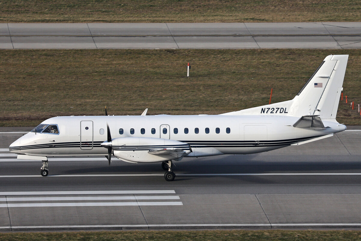 Napleton Aviation Group LCC, N727DL, Saab 340A, msn: 340A-036, 21.Februar 2025, ZRH Zürich, Switzerland.