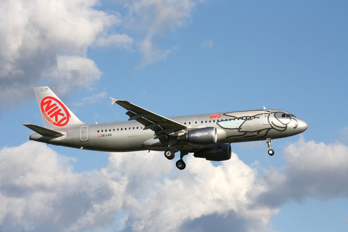 NIKI,OE-LEB,(c/n 4231),Airbus A320-214,25.06.2014,HAM-EDDH,Hamburg,Germany