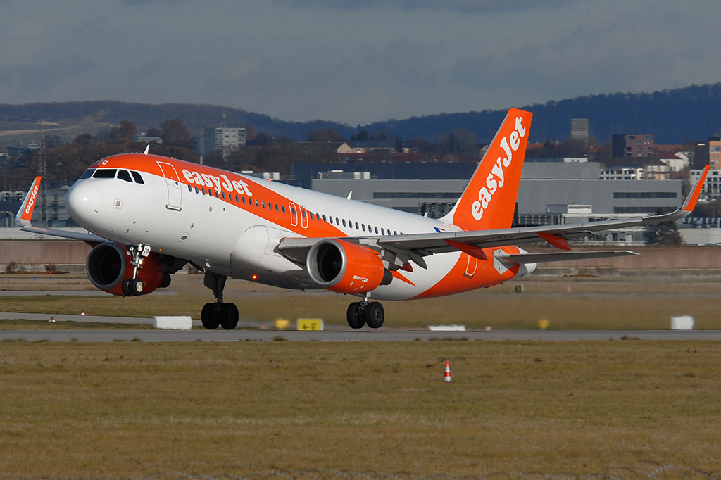 OE-IZG Airbus A320-214 01.12.2018