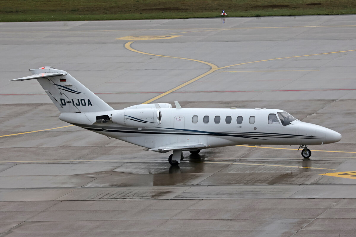 OHL Air Charterflug, D-IJOA, Cessna 525A Citation Jet2, msn: 525A-0034, 14.Oktober 2024, NUE Nürnberg, Germany.