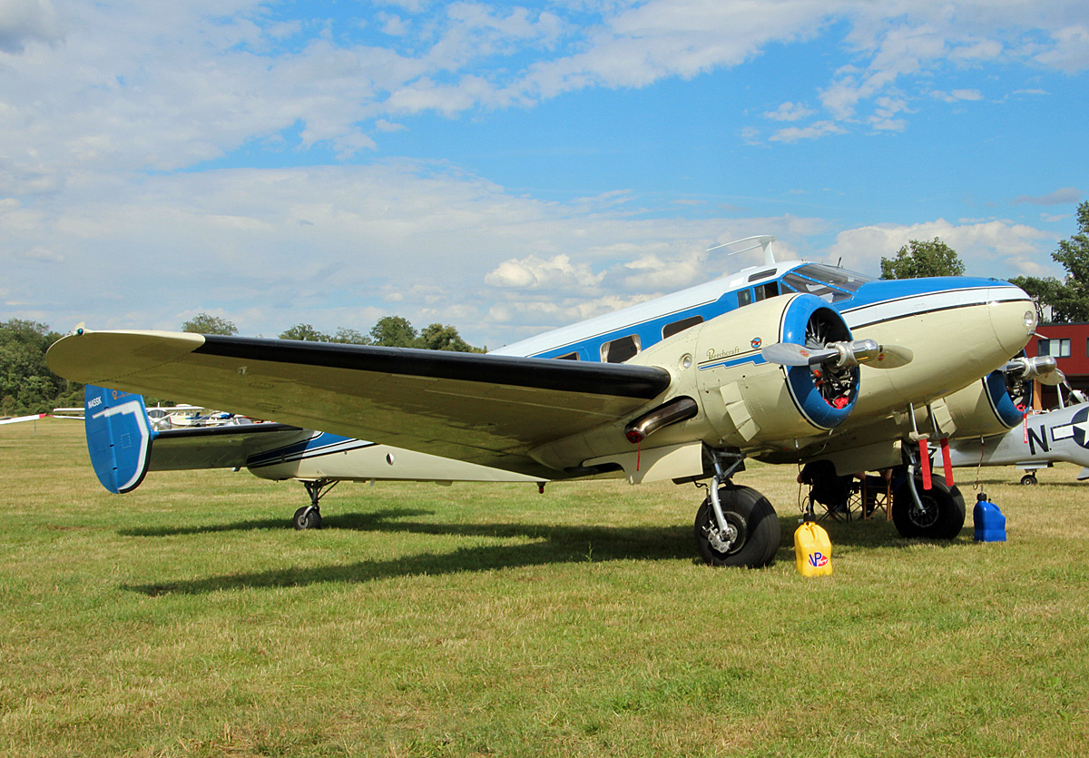 Private Beechcraft C-54H Expeditor, N45SK, Flugplatz Bienenfarm, 06.07.2024