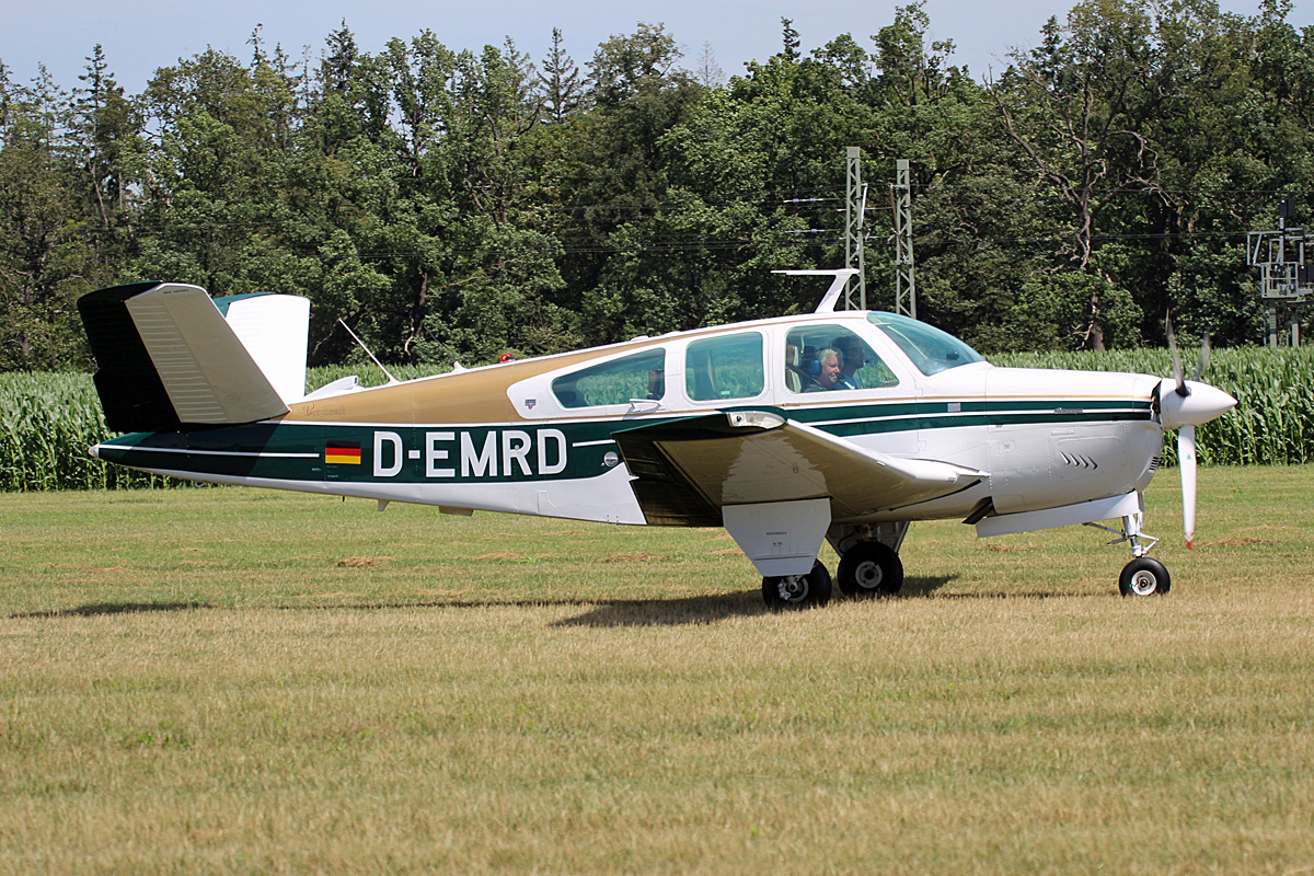 Private Beechcraft V-35B Bonanza, D-EMRD, Flugplat Bienenfarm, 06.07.2024