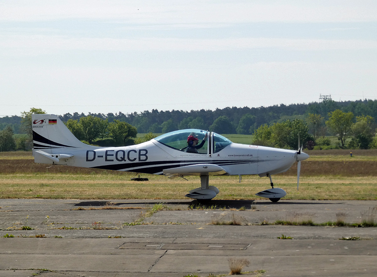 Private Breezer B-600 Aerostyle, D-EQCB, Flugplatz Strausberg, 08.05.2024