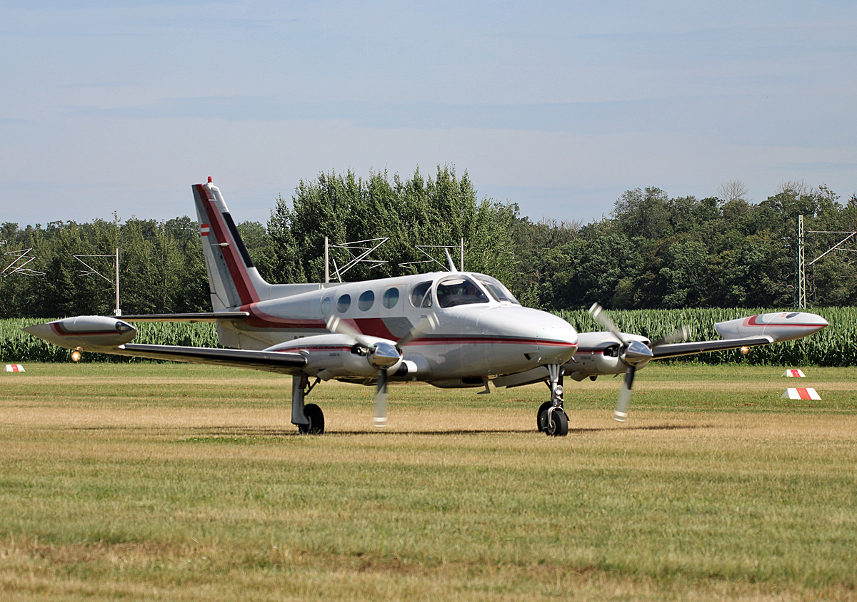 Private Cessna 340A, OE-FOX, Flugplatz Bienenfarm, 06.07.2024