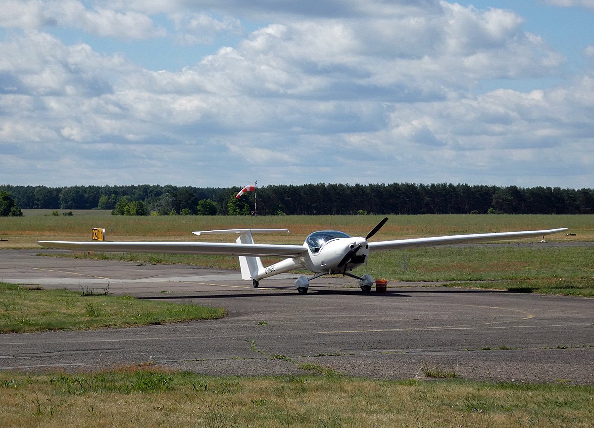 Private Distar UFM-13 Lambada, D-MGSE, Flugplatz Strausberg, 09.06.2024