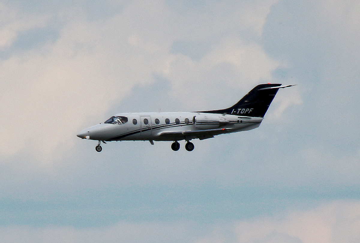 Private Hawker-Beechcraft 400XP, I-TOPF, BER, 14.07.2024