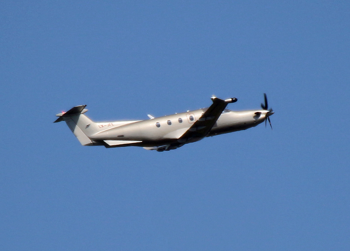 Private Pilatus PC-12NG, LX-JFE, BER, 26.06.2024