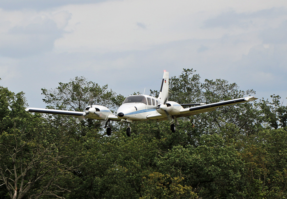 Private Piper PA-34-220T Seneca III, D-GEDU, Flugplatz Bienenfarm, 05.07.2024