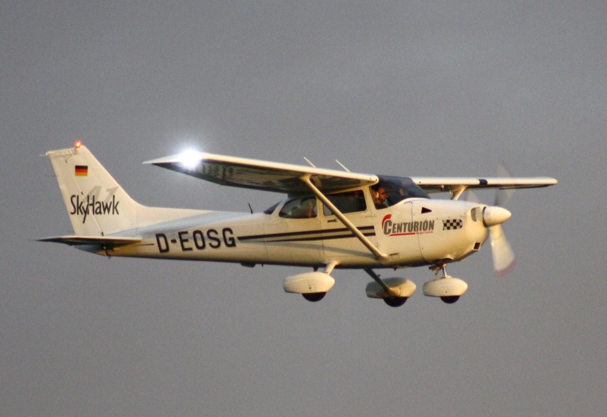 Private,D-EOSG,Cessna 172R SkyhawkII,27.09.2013,HAM-EDDH,Hamburg,Germany