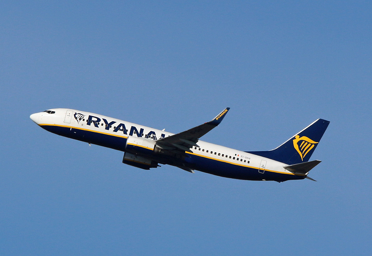 Ryanair, Boeing B 737-8AS, EI-DHX, BER, 22.02.2025