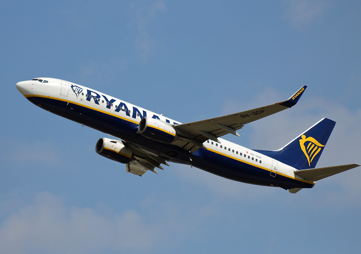 Ryanair(Malta Air), Boeing B 737-8AS, 9H-QDP, BER, 27.05.2024