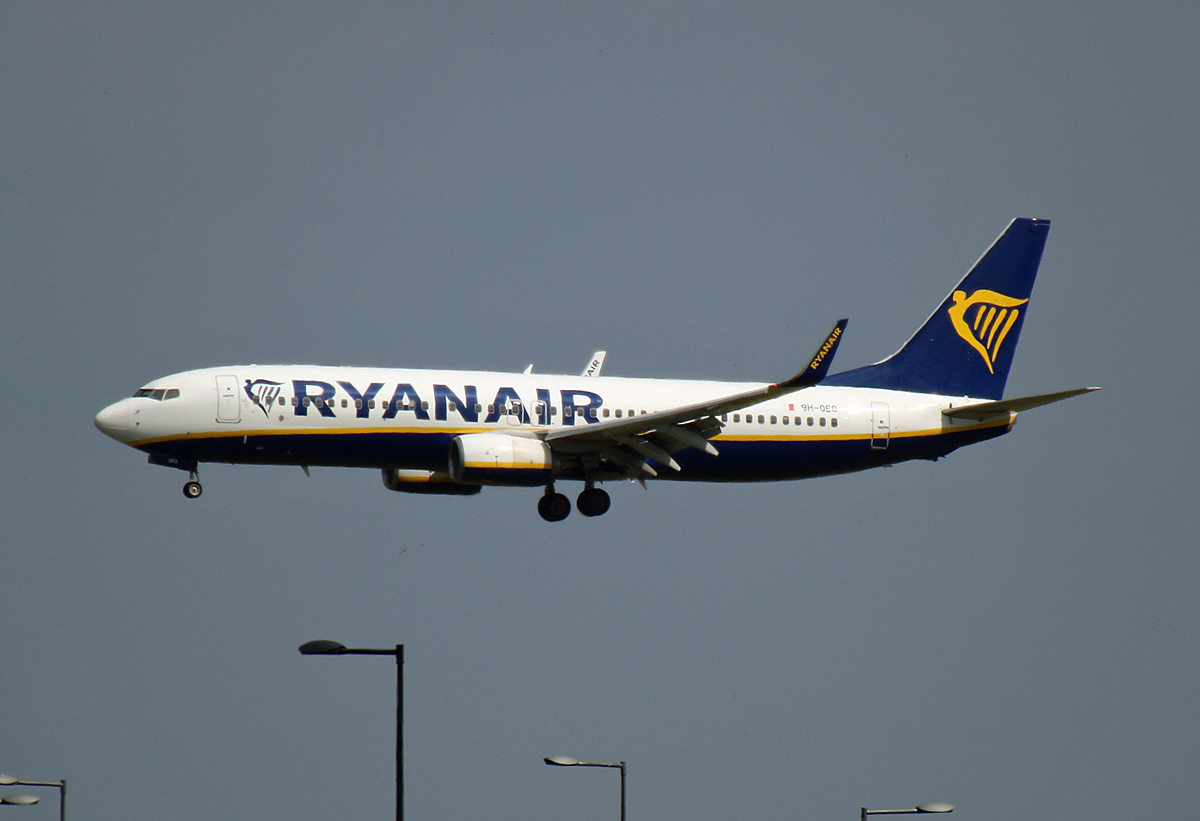 Ryanair(Malta Air), eing B 737-8AS, 9H-QED, BER, 23.06.2024