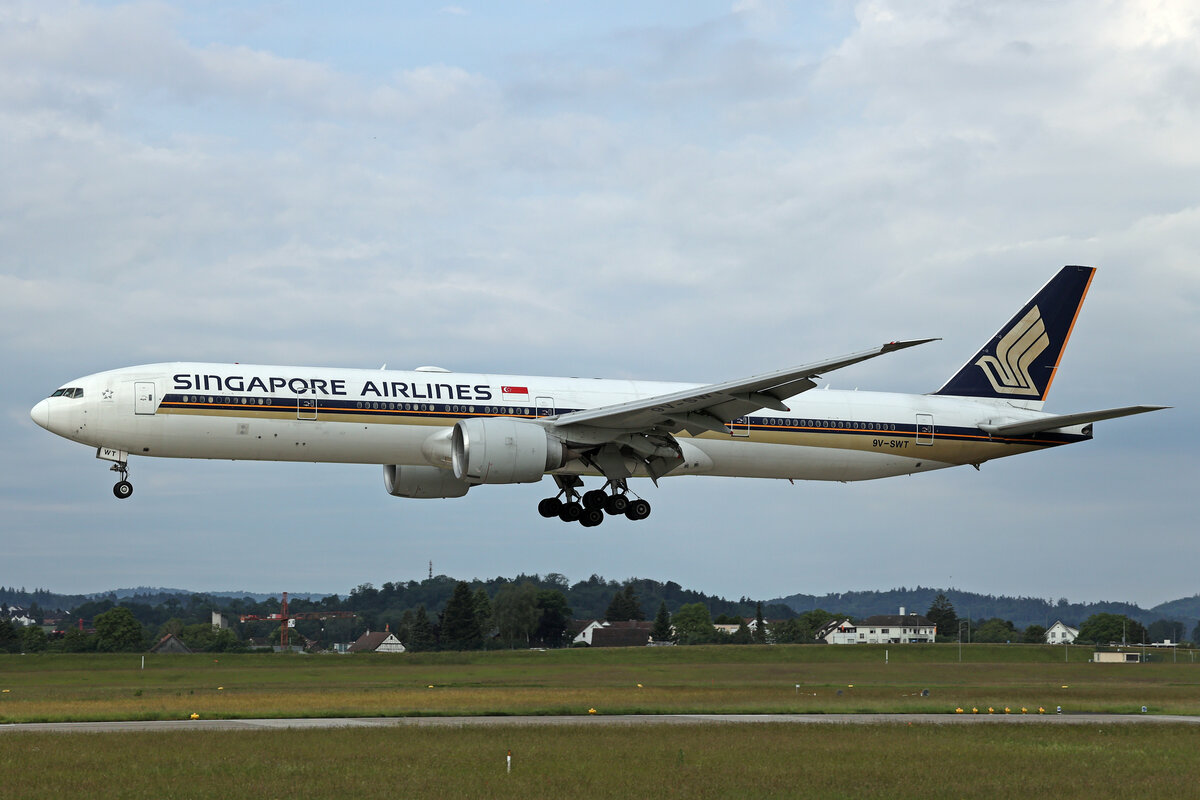 Singapore Airlines, 9V-SWT, Boeing B777-312ER, msn: 34585/759, 07.Juni 2024, ZRH Zürich, Switzerland.