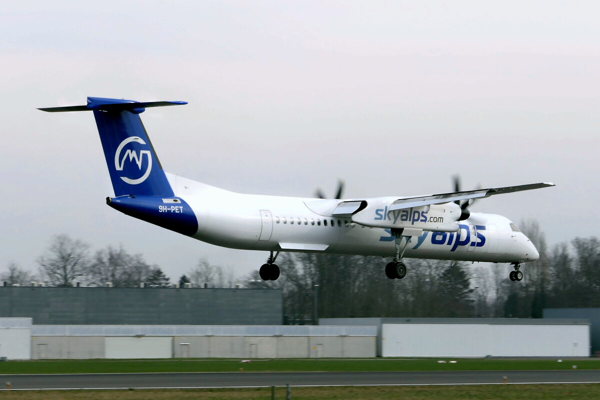 Skyalps 9H-PET Bombardier Dash8-Q400 Antwerp Airport
19-02-2025