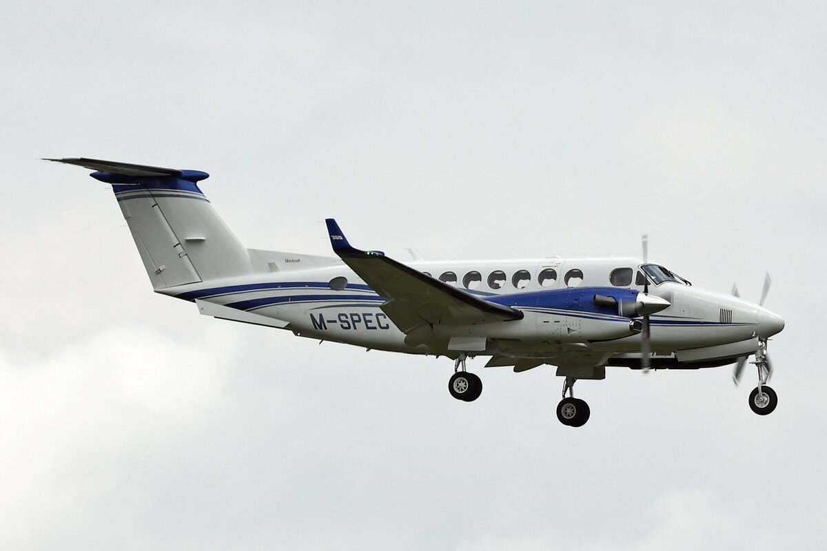 Specsavers Corp. Aircraft Leasing, M-SPEC, Beech B360, msn: FL-1331, 07.Juni 2024, ZRH Zürich, Switzerland.