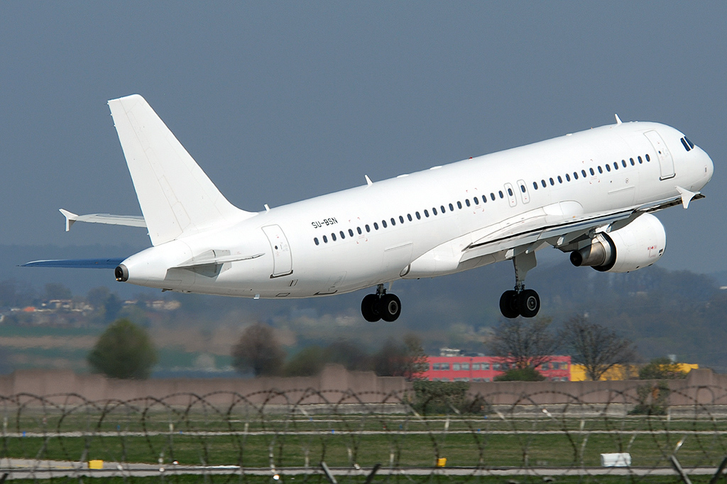 SU-BSN Airbus A320-214 09.04.2017