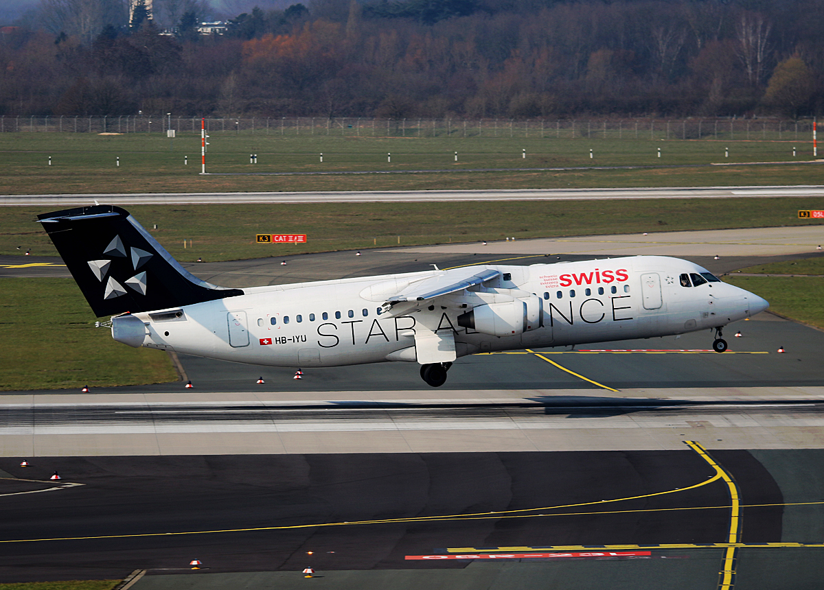 Swiss, RJ100, HB-IYU,DUS, 10.03.2016