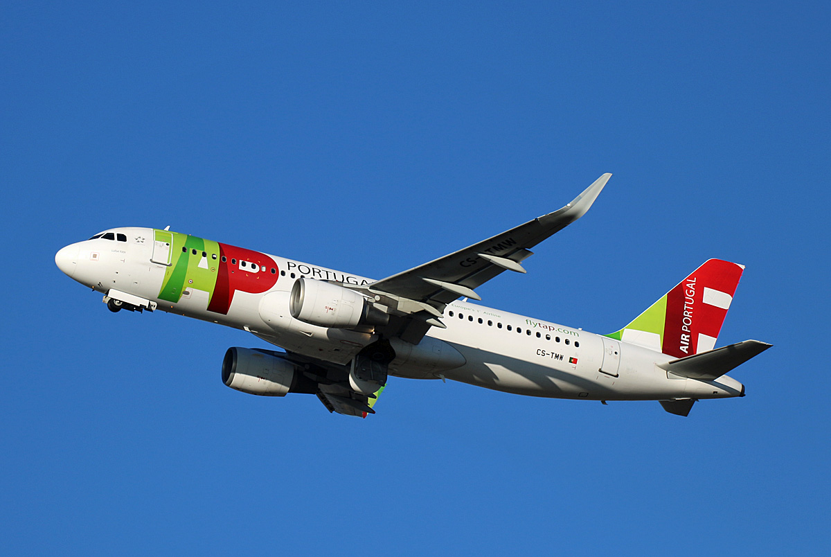 TAP, Airbus A 320-214, CS-TMW, BER, 01.12.204