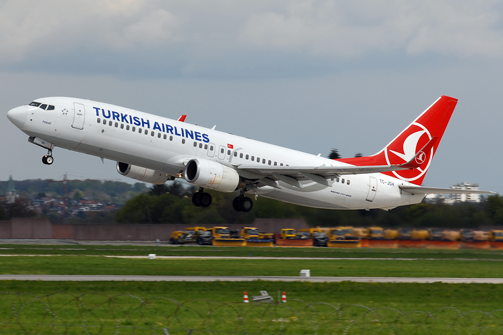 TC-JGH Boeing 737-8F2 24.04.2016