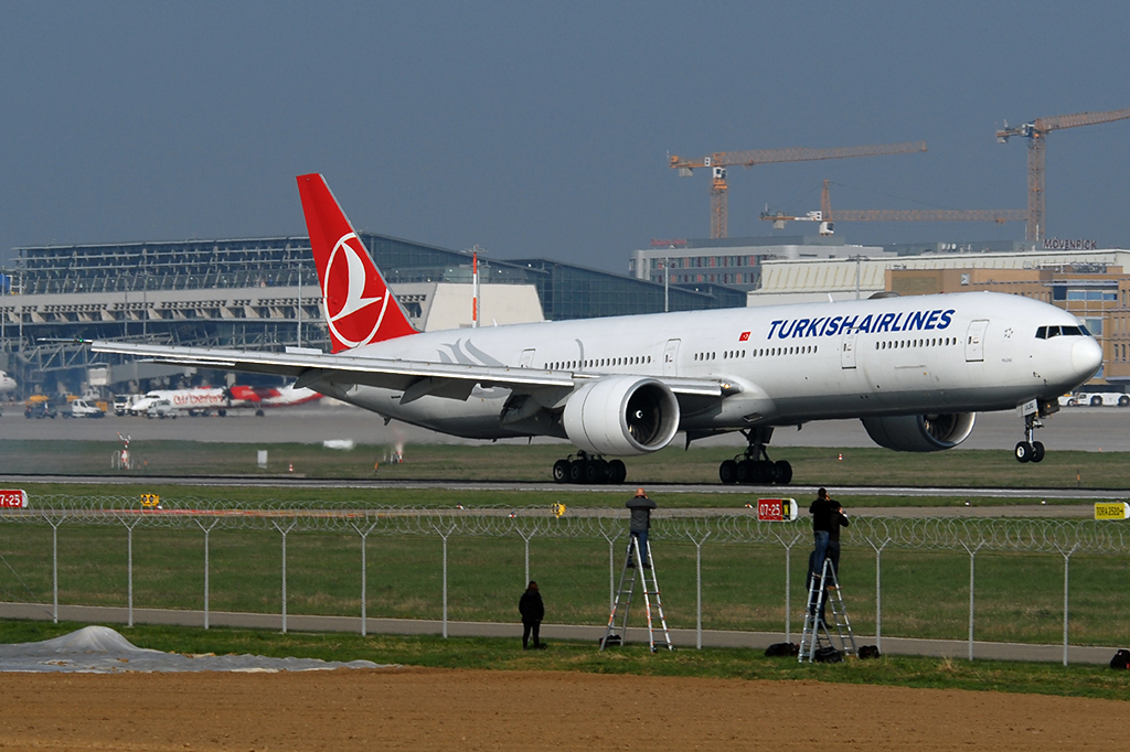 TC-JJG Boeing 777-3F2(ER) 08.04.2017