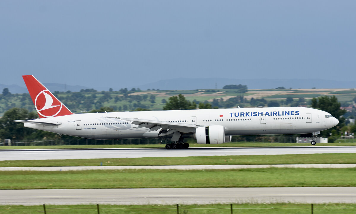 TC-JJH / Turkish Airlines / B777 / 30.07.2021 / STR / EDDS