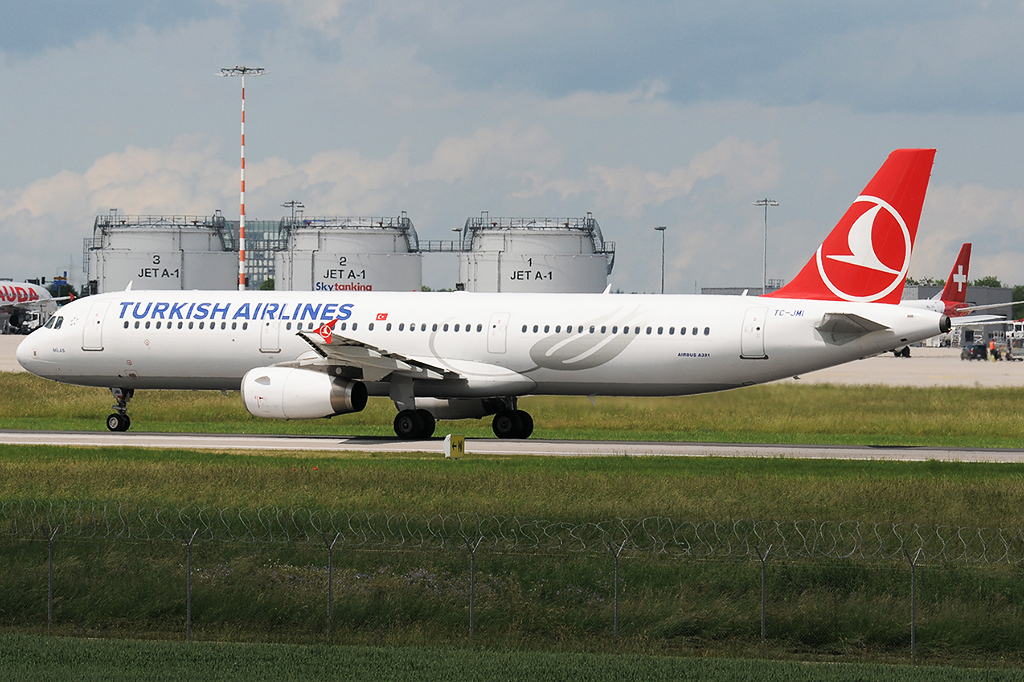 TC-JMI Airbus A321-231 13.06.2019