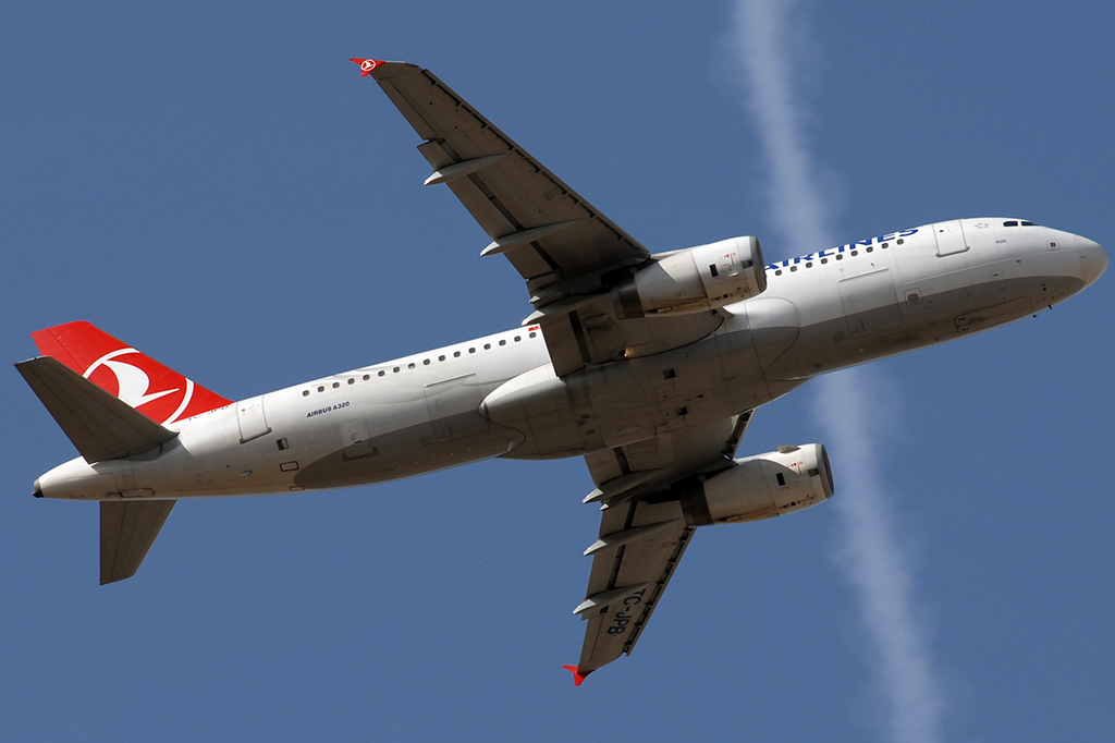 TC-JPB Airbus A320-232 17.03.2015