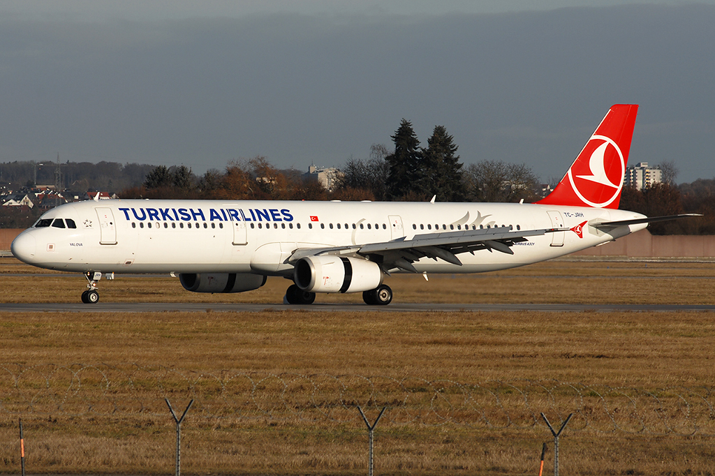 TC-JRH Airbus A321-231 27.12.2016
