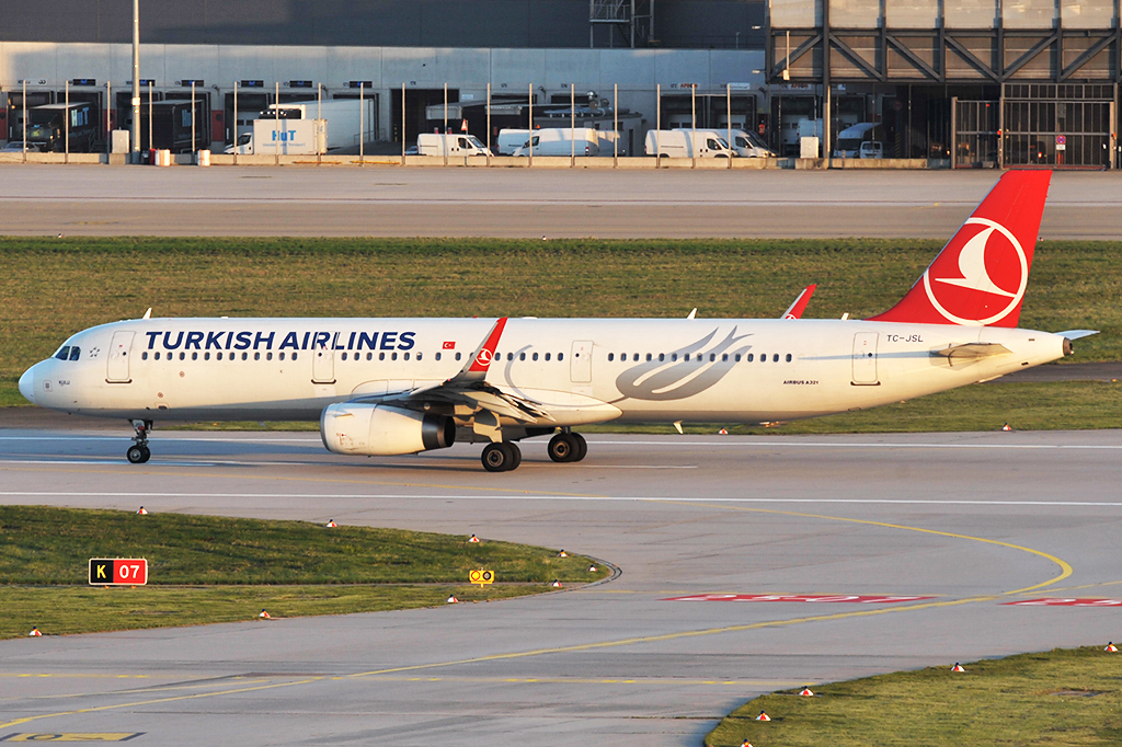 TC-JSL Airbus A321-231 18.04.2019