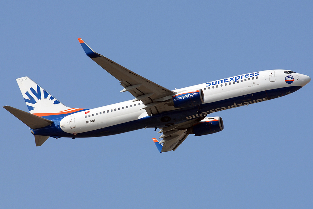 TC-SNF Boeing 737-8HC 19.03.2015