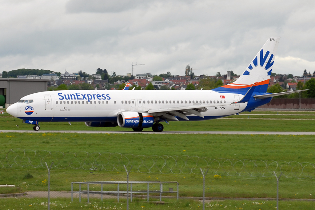 TC-SNV Boeing 737-86J 03.05.2015