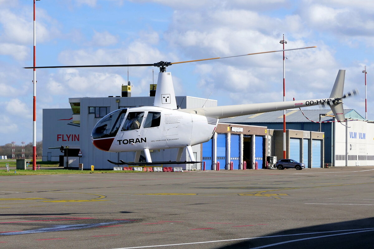 Toran Heli Service & Academy Robinson R44 OO-HXP Antwerp Airport. 23-02-2025 