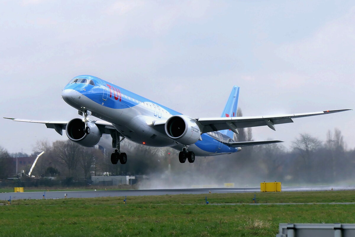 TUI Airlines Belgium OO-ETA Embraer ERJ-195 E2 Antwerp Airport
28-02-2025