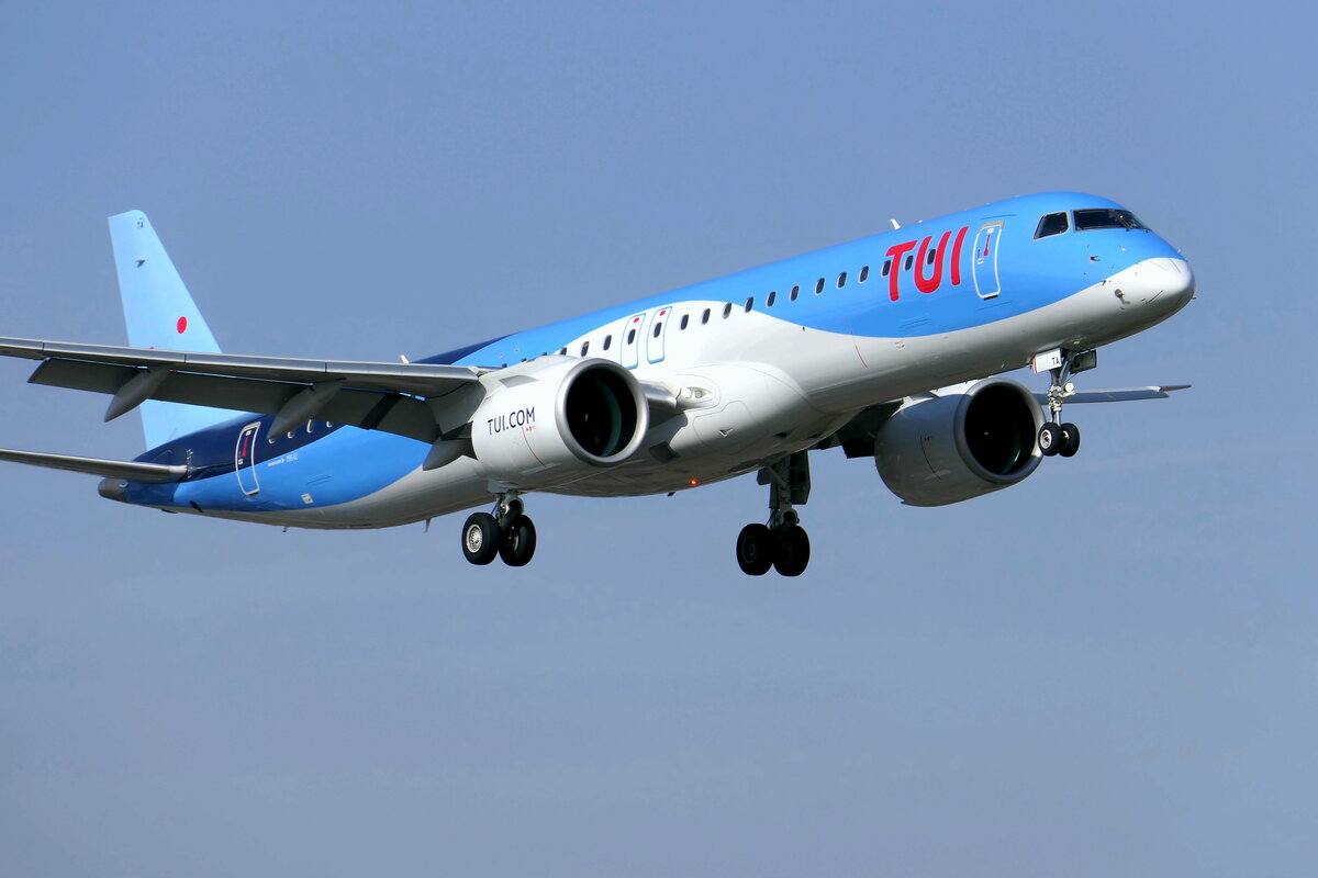 TUI Airlines Belgium OO-ETA Embraer ERJ-195 E2 Antwerp Airport
10-03-2025