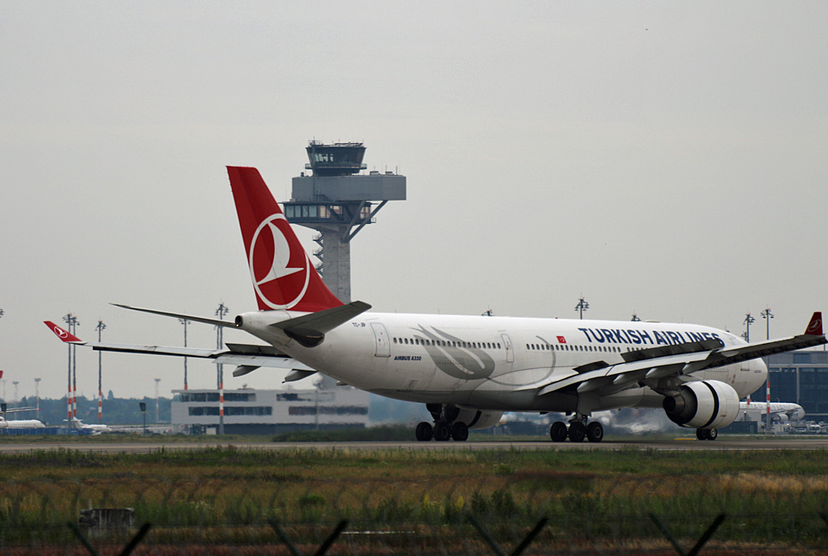 Turkish Airlines, Airbus A 330-223, TC-JIP, BER, 21.06.2024