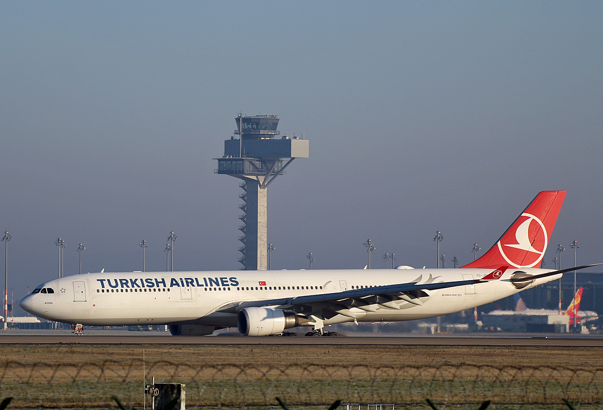 Turkish Airlines, Airbus A 330-303, TC-JOL, BER, 01.12.2024