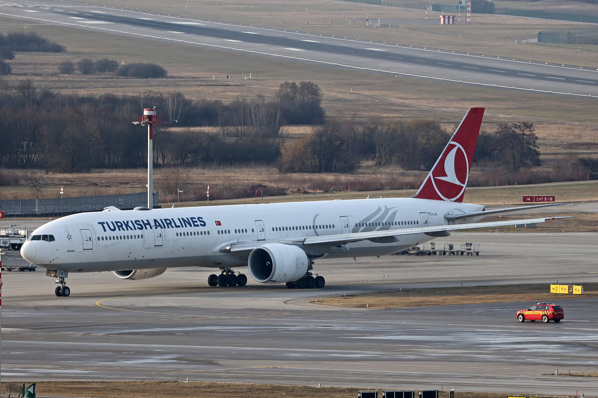 Turkish Airlines, TC-LJA, Boeing B777-3F2ER, msn: 44121/1296,  Adana , 21.Februar 2025, ZRH Zürich, Switzerland.