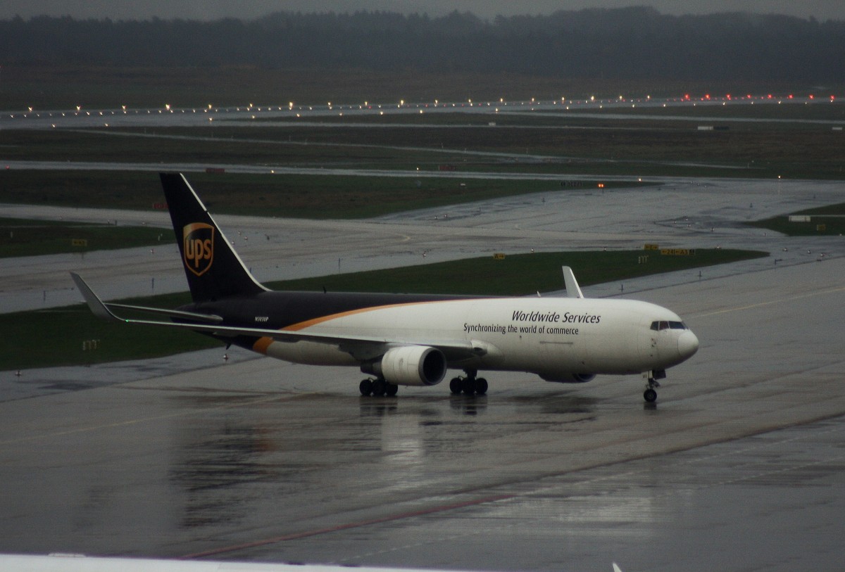 UPS,N303UP,(c/n 27241),Boeing 767-34AF(ER)(WL),16.11.2014,CGN-EDDK,Köln-Bonn,Germany