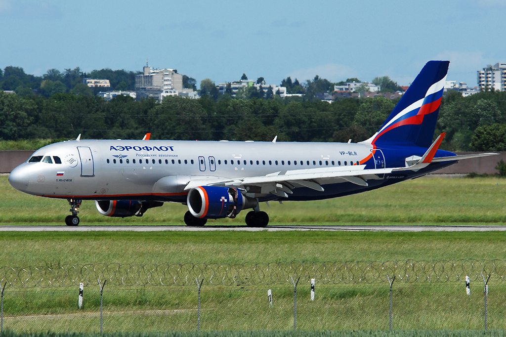 VP-BLR Airbus A320-214 08.06.2019