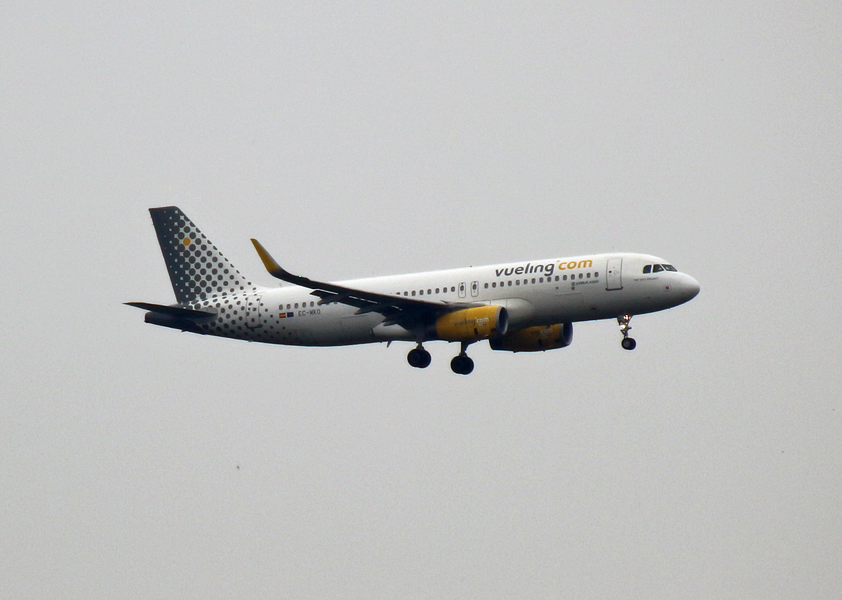 Vueling, Airbus A 320-232, EC-MKO, BER, 21.06.2024