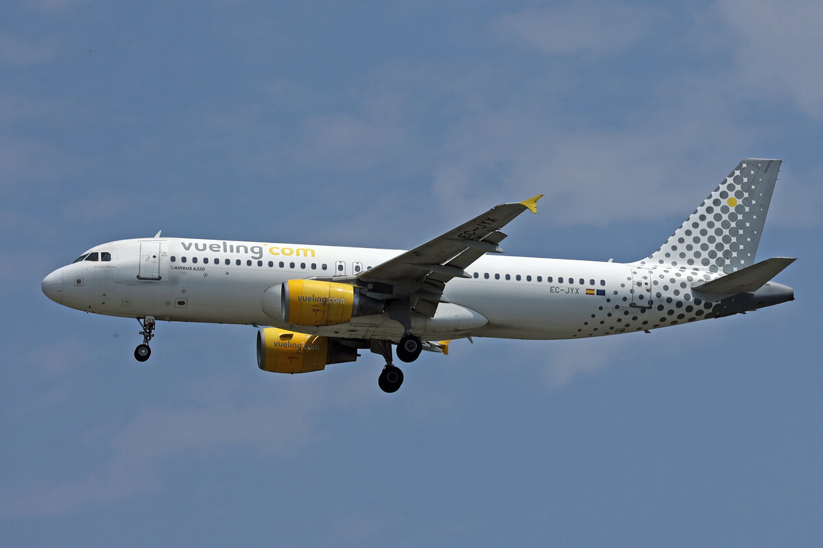 Vueling Airlines, EC-JYX, Airbus A320-214, msn: 2962,  Elisenda Masana , 10.Juli 2024, MXP Milano Malpensa, Italy.