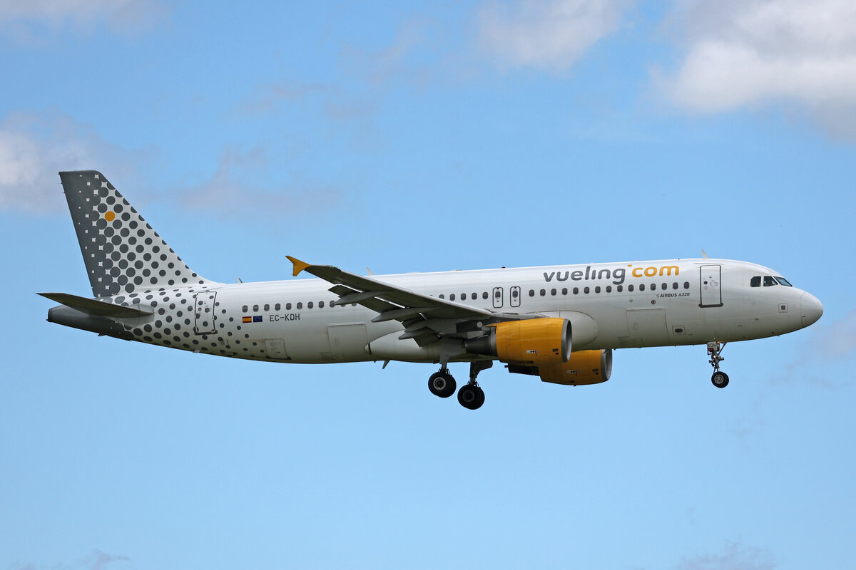 Vueling Airlines, EC-KDH, Airbus A320-214, msn: 3083, 15.Juni 2024, ZRH Zürich, Switzerland.