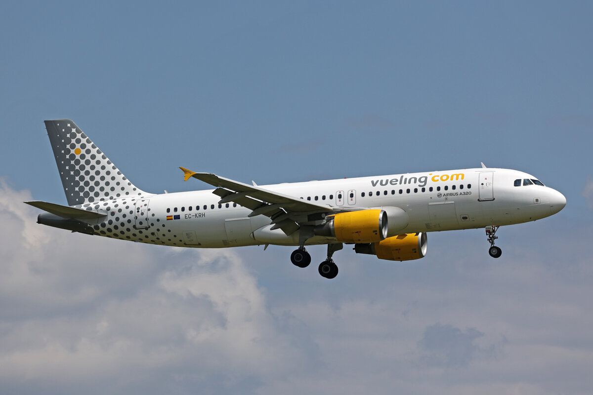 Vueling Airlines, EC-KRH, Airbus A320-214, msn: 3529,  Vueling me Softly , 13.Juni 2024, ZRH Zürich, Switzerland.