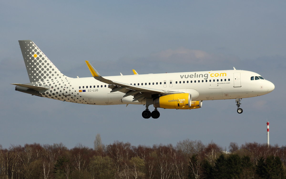 Vueling,EC-LUO,(c/n 5530),Airbus A320-232(SL),02.04.2016,HAM-EDDH,Hamburg,Germany