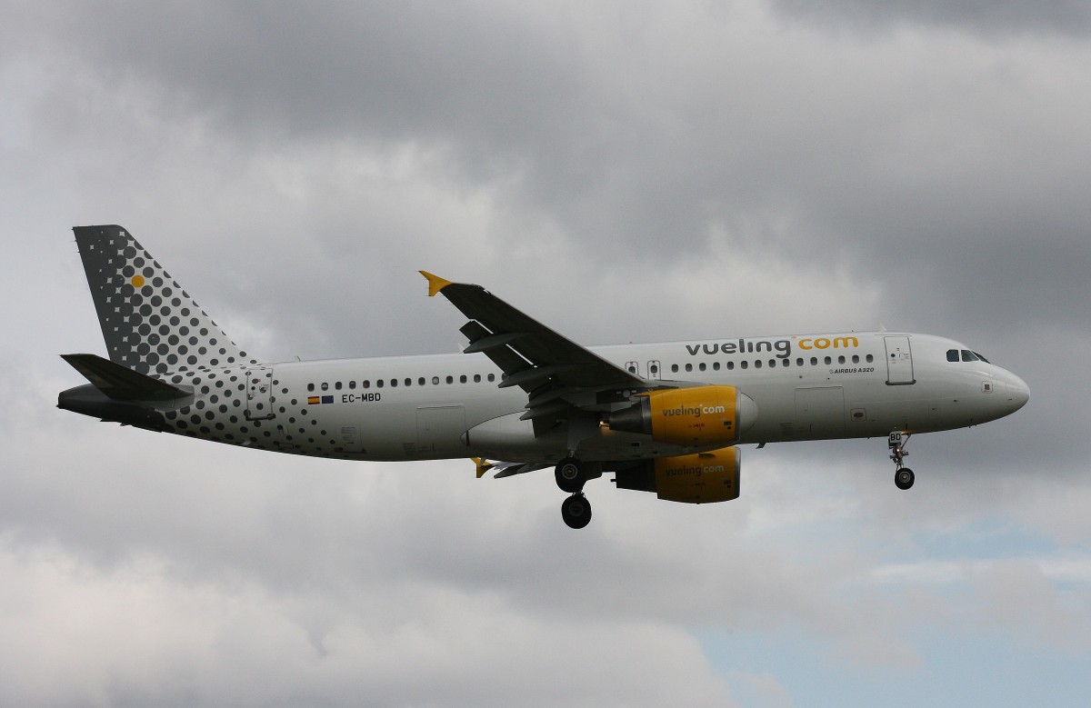 Vueling,EC-MBD,(c/N 3444),Airbus A320-214,24.06.2014,HAM-EDDH,Hamburg,Germany