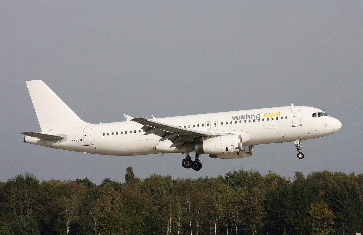 Vueling,LY-VEM,(c/n 747),Airbus A320-233,05.10.2014,HAM-EDDH,Hamburg,Germany