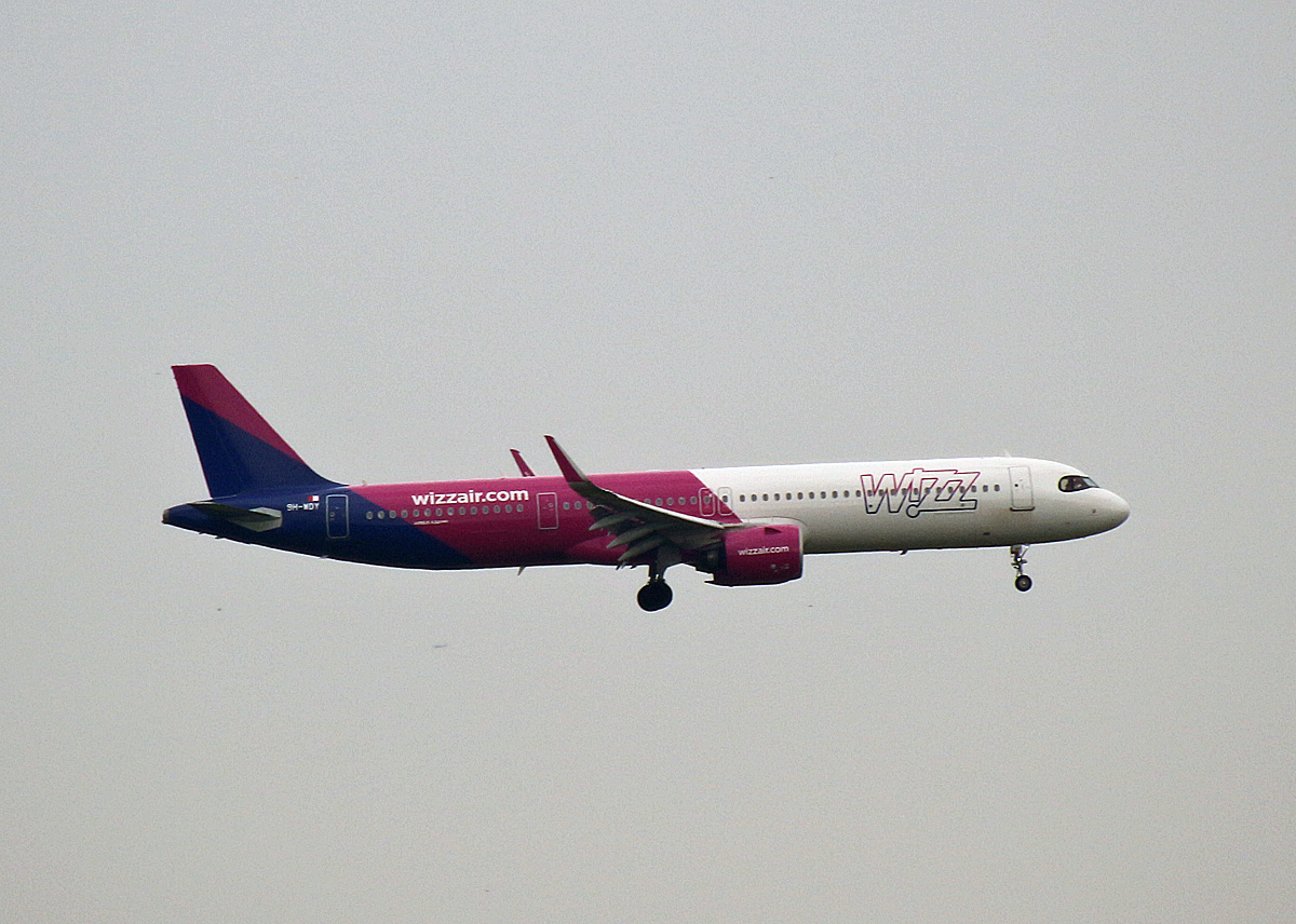 Wizz Air Malta, Airbus A 321-271NX, 9H-WDY, BER, 21.06.2024